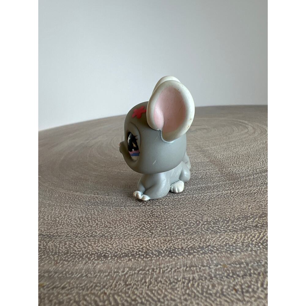 Littlest Pet Shop LPS #495 Chinchilla Grey w/ Pink Flower Purple Eyes 2007 - Picture 2 of 6